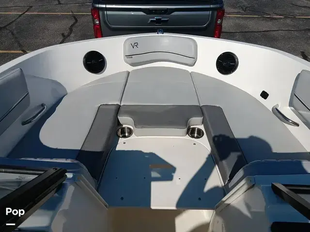 Bayliner Vr6