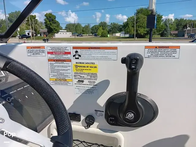 Bayliner Vr6