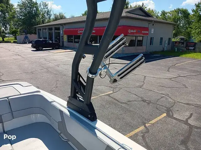 Bayliner Vr6