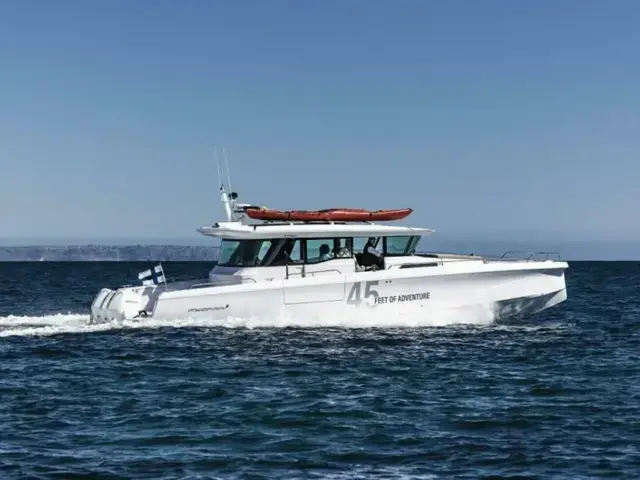 Axopar 45 XC Cross Cabin