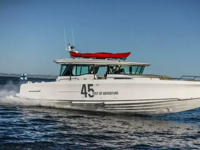 Axopar 45 XC Cross Cabin