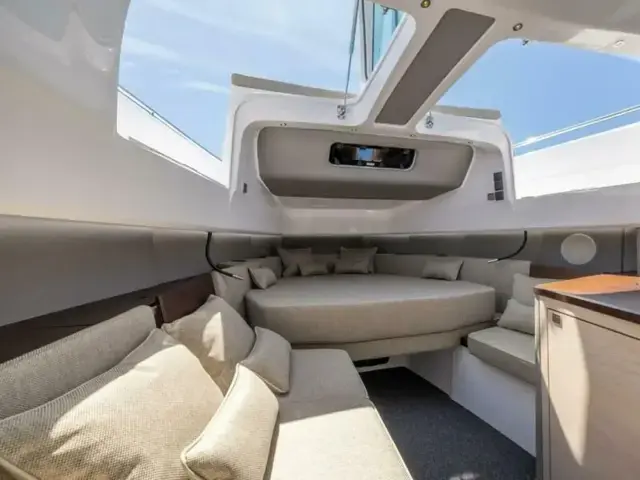 Axopar 45 XC Cross Cabin