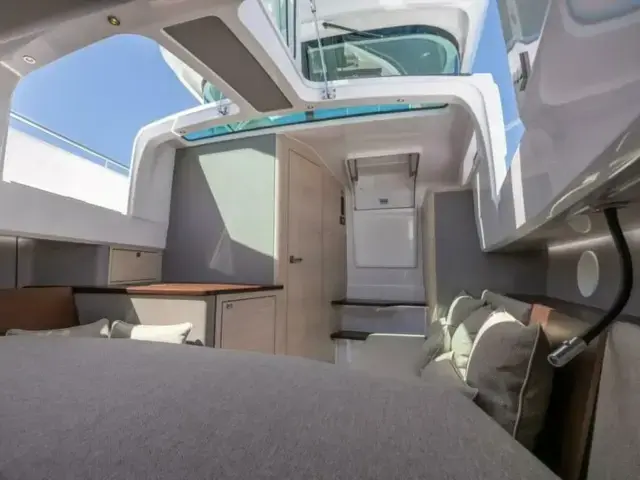 Axopar 45 XC Cross Cabin