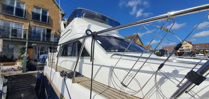 2005 Viking 34 aft cabin