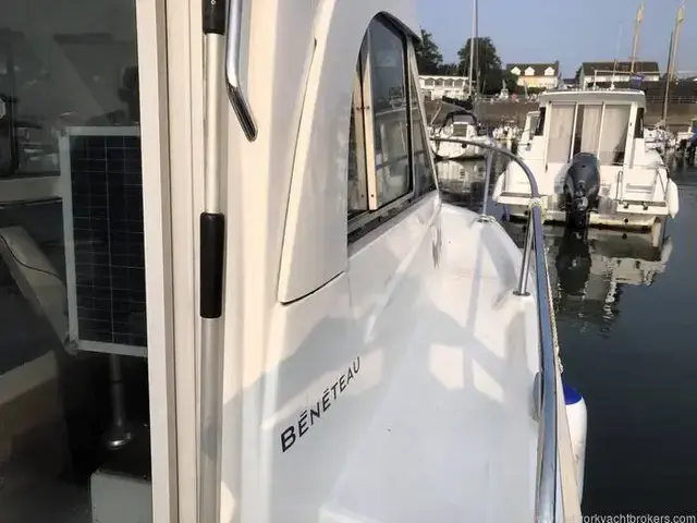 Beneteau Antares 6.6 Diesel Inboard