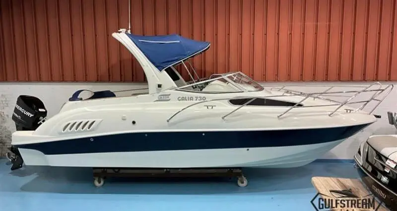 2004 Galeon 730