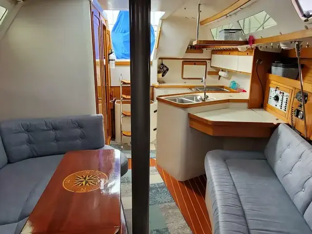 Catalina 320