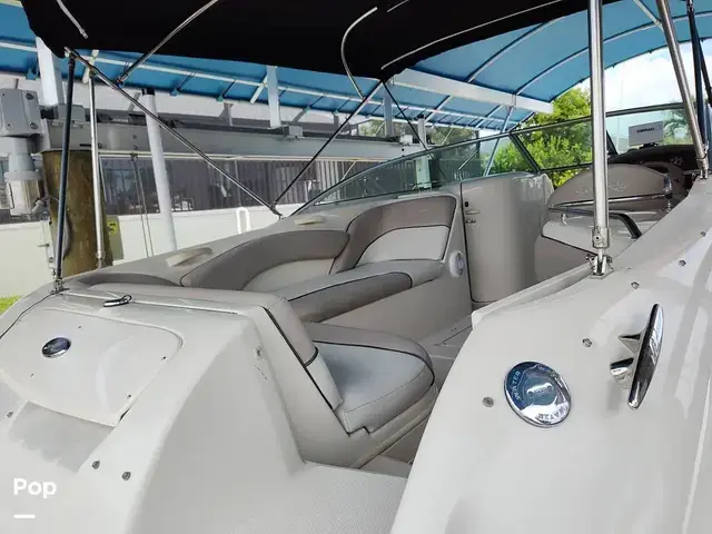 Sea Ray 240 Sundeck