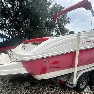 2005 Rinker Captiva 232