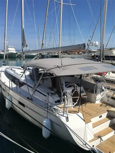 2022 Bavaria 46 cruiser style