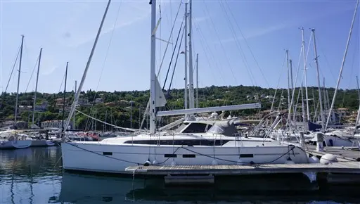 2022 Bavaria 46 cruiser style