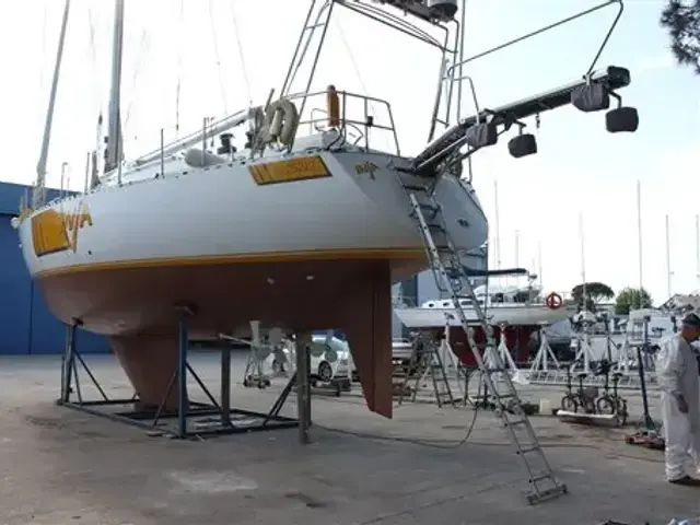 Ferretti Yachts Ferretti Altura 53 Decksalon