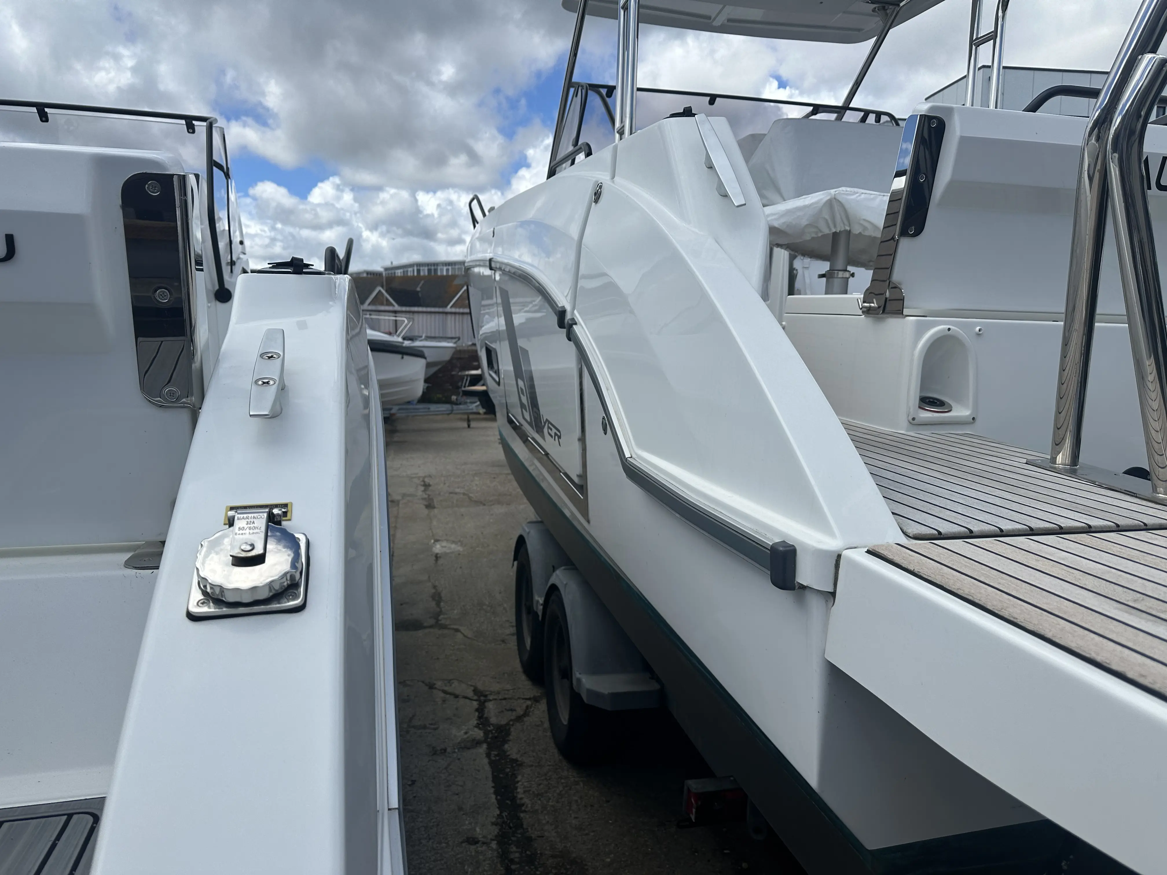 2022 Beneteau flyer 8 sundeck outboard