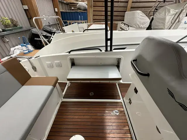 Beneteau Flyer 8 Sundeck Outboard