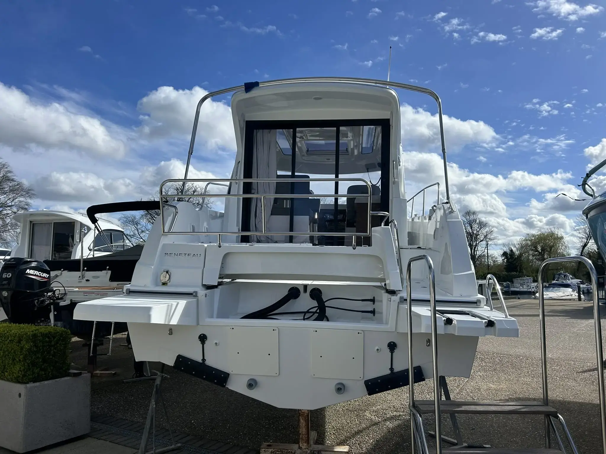 2024 Beneteau antares 9