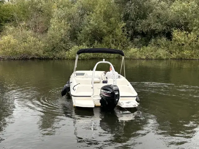 Bayliner Element E5