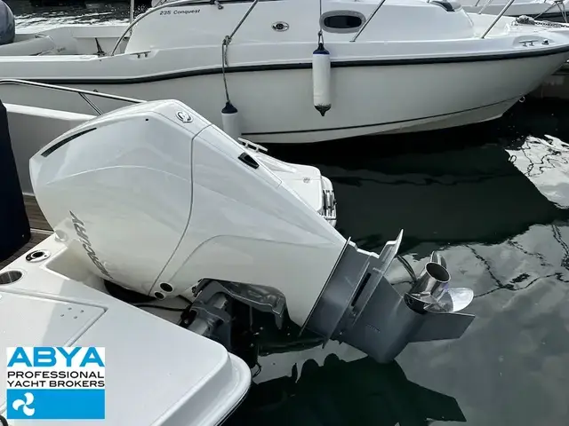 Boston Whaler 220 Dauntless