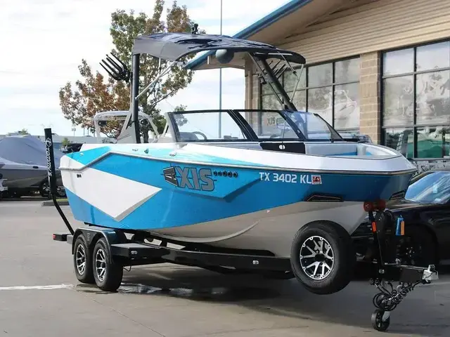 Axis Boats T220