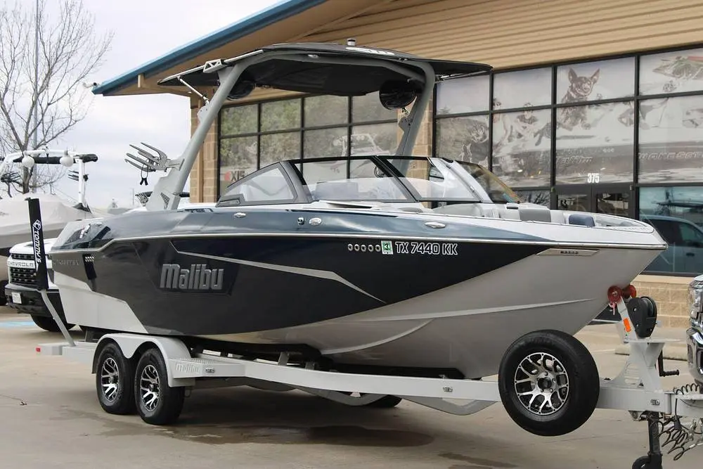 2021 Malibu wakesetter 25 lsv