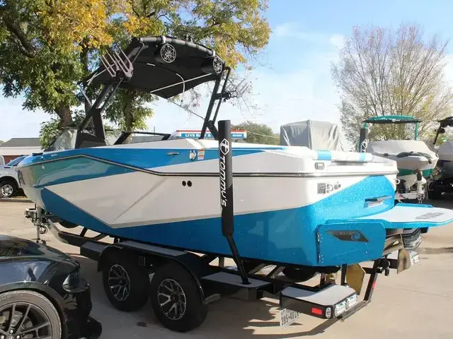 Axis Boats T220