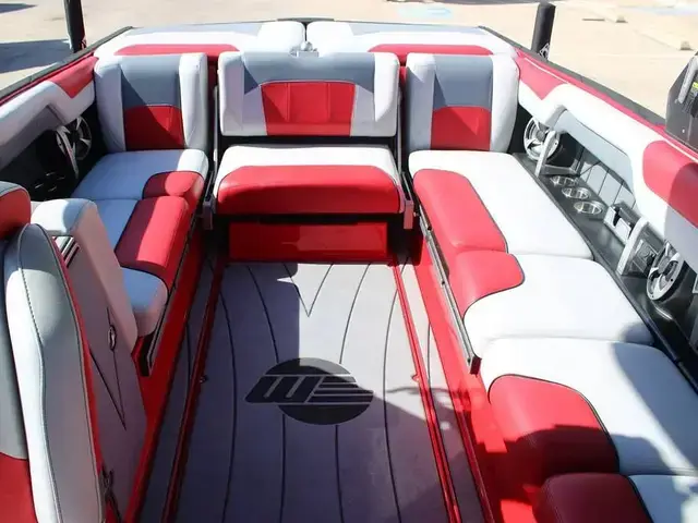 Malibu Wakesetter 25 LSV