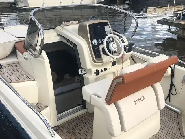 Invictus Boats 250CX