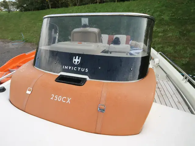 Invictus Boats 250CX