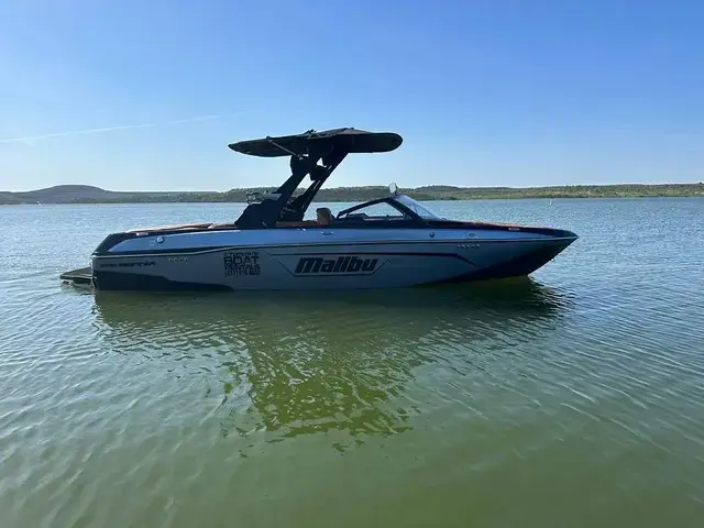 Malibu 23 LSV