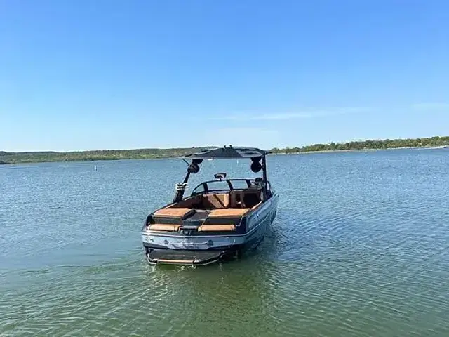 Malibu 23 LSV