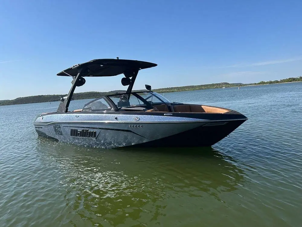 2023 Malibu 23 lsv