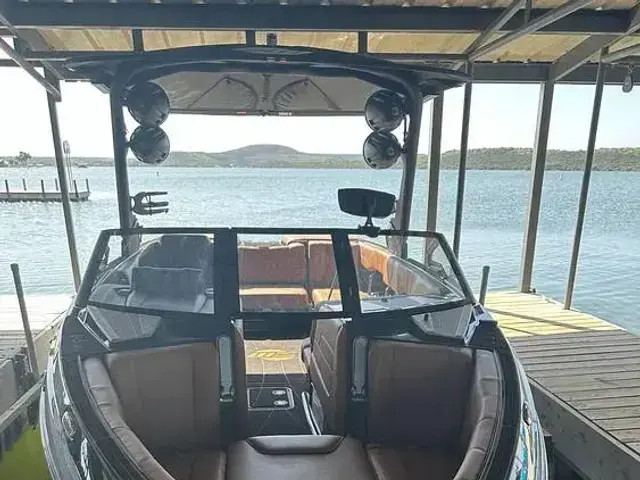 Malibu 23 LSV