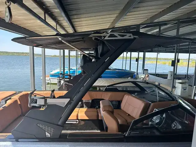 Malibu 23 LSV