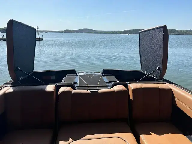 Malibu 23 LSV