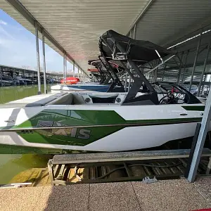 2021 Axis Boats T22