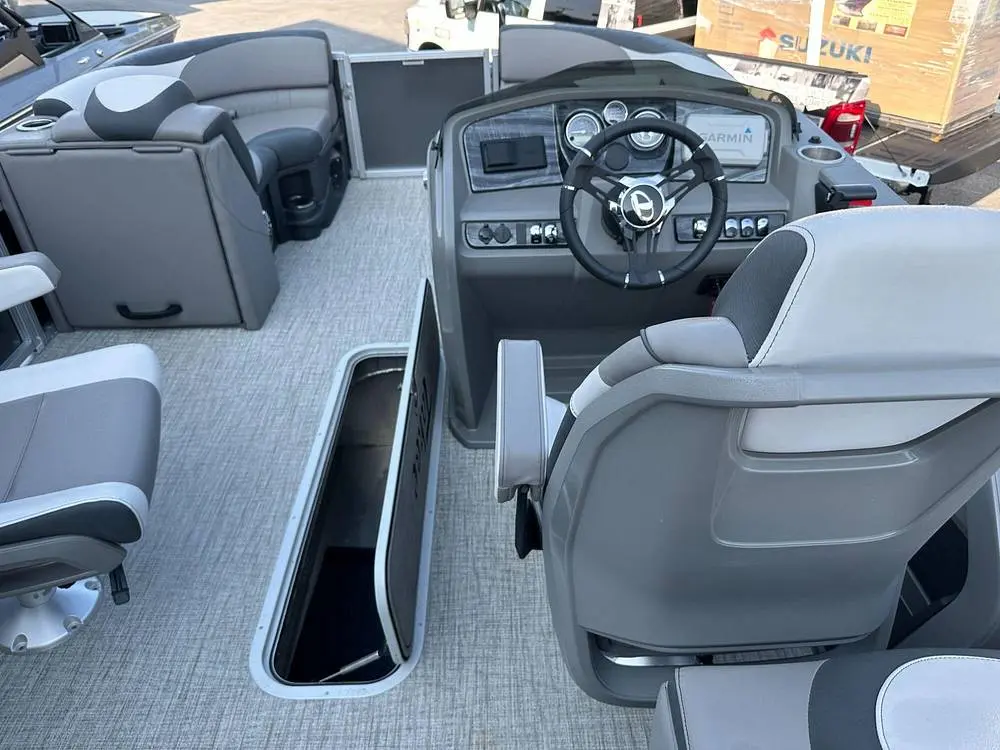 2023 Tahoe 2185 ltz quad lounger