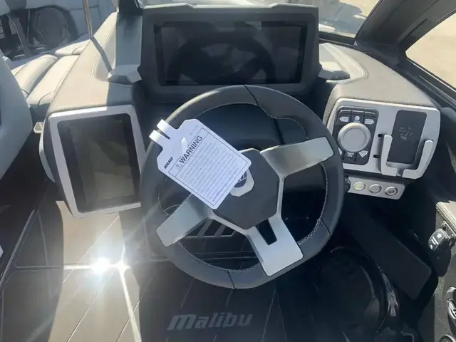 Malibu 23 LSV