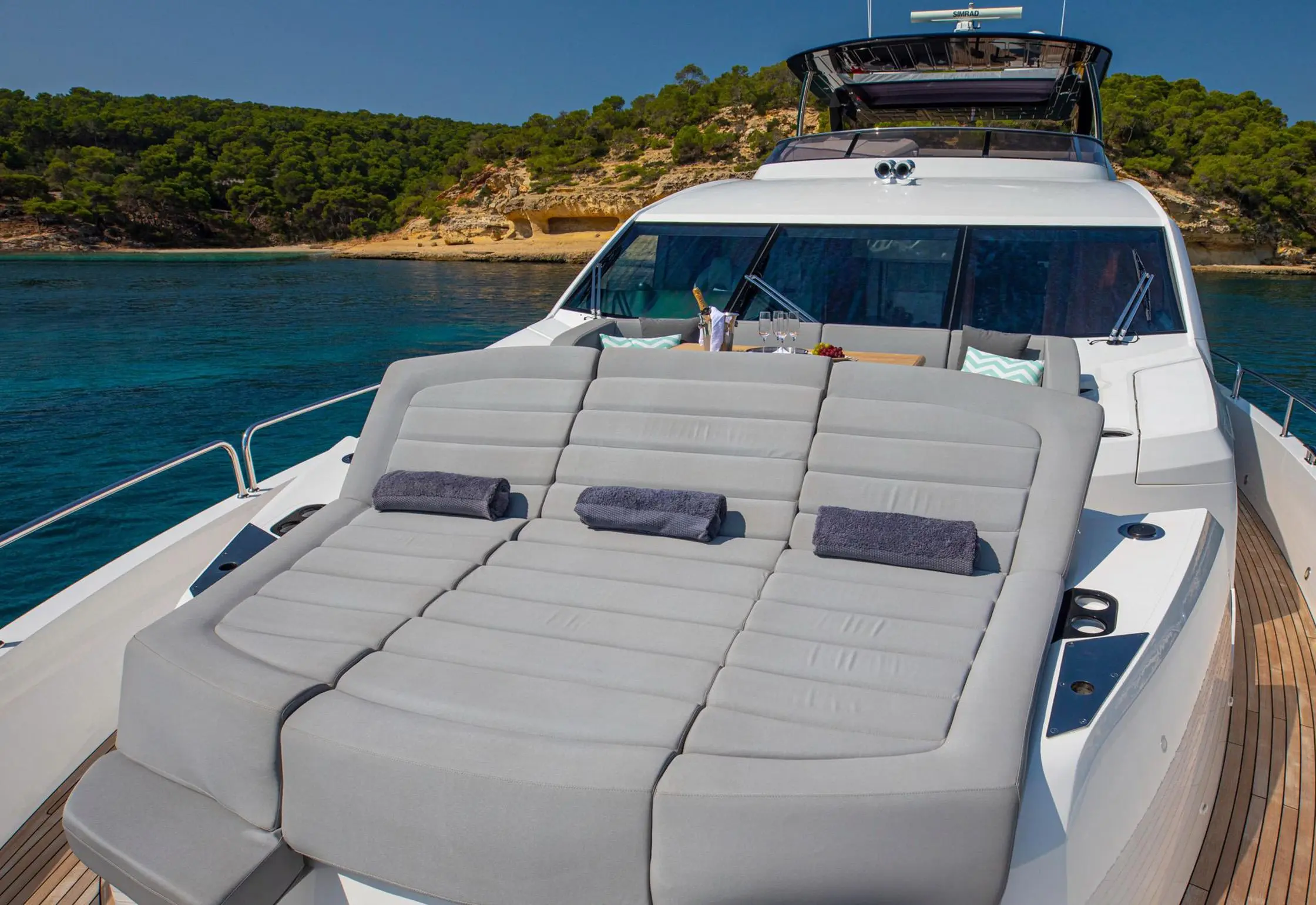 2015 Sunseeker yacht 86