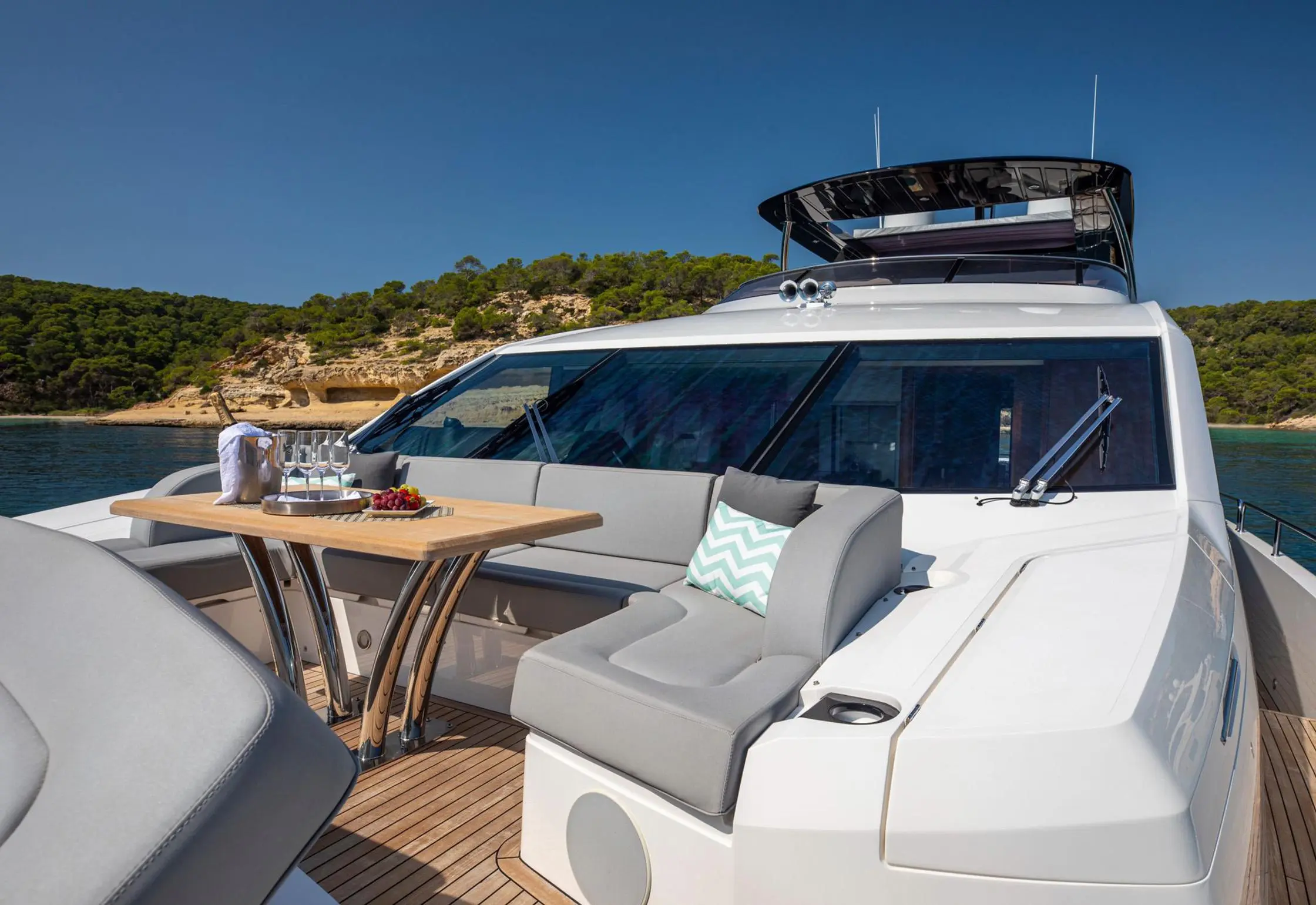 2015 Sunseeker yacht 86