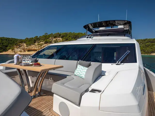 Sunseeker 86 Yacht