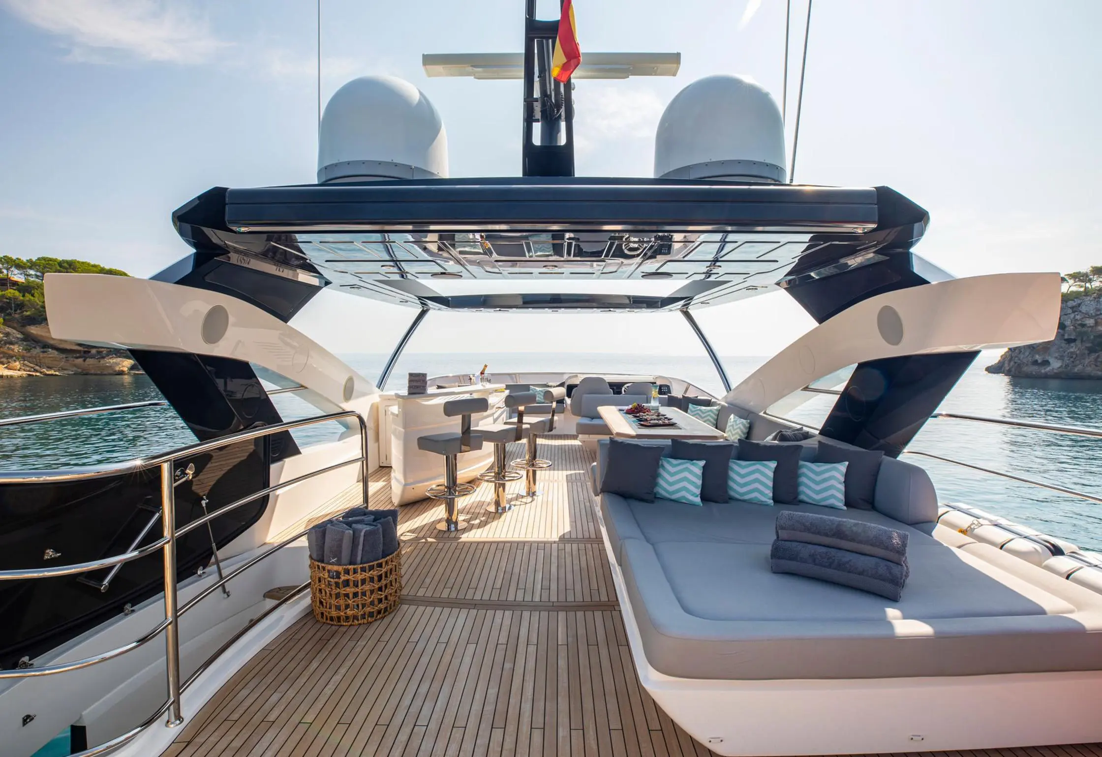 2015 Sunseeker yacht 86