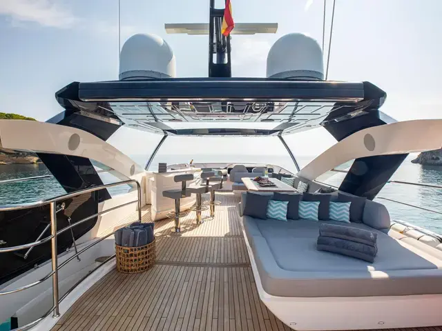 Sunseeker 86 Yacht