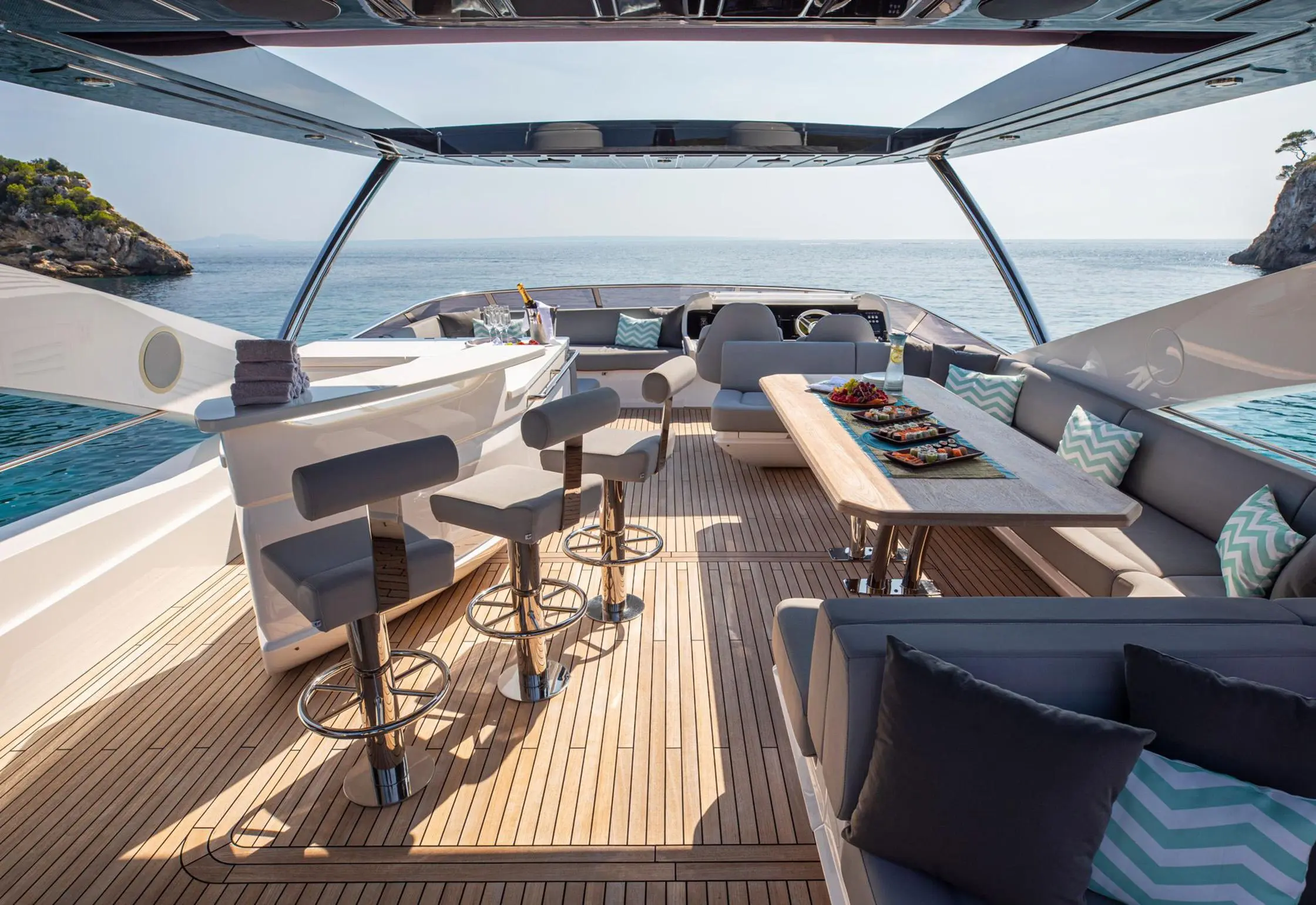 2015 Sunseeker yacht 86