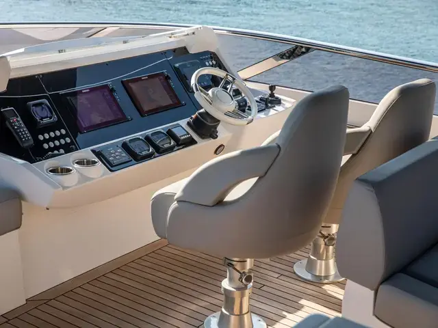 Sunseeker 86 Yacht