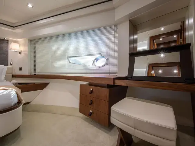 Sunseeker 86 Yacht