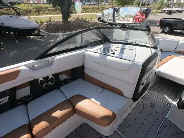 Malibu M235