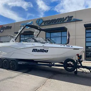 2023 Malibu 25 LSV