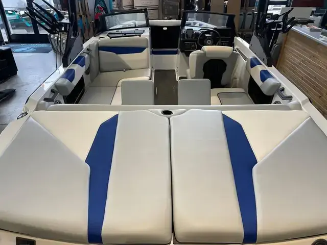 Axis Boats A20