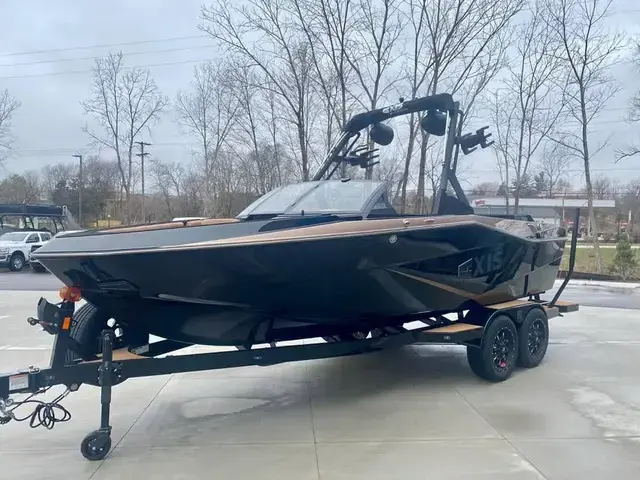 Axis Boats T220