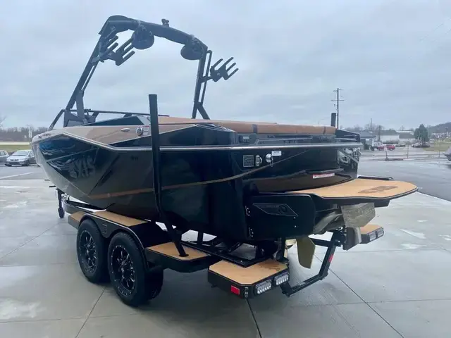 Axis Boats T220