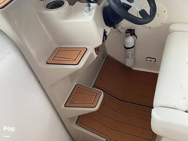 Rinker 270 Fiesta Vee